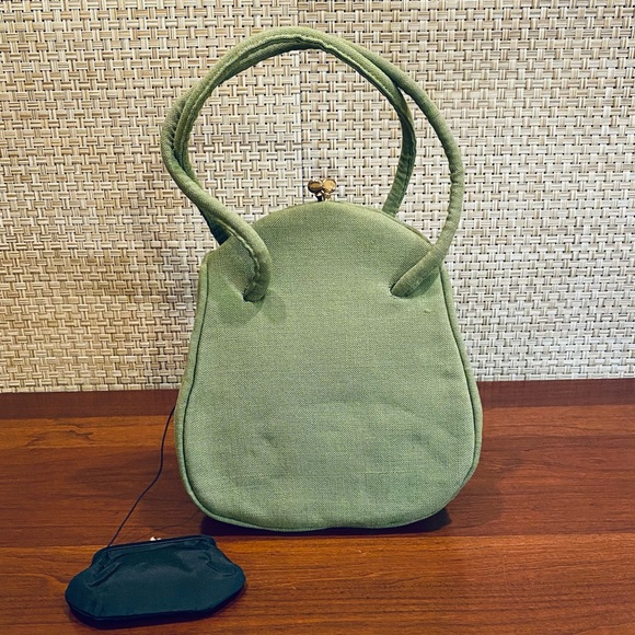 None Handbags - SOLD🌟HP🌟VTG 1950s Green Linen Kiss Clasp Handbag